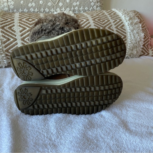 🌵 Bundle Sale 2/$20 Santana Canada Faux Fur Boots, Size 37 or US 6 - Picture 11 of 16